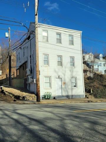 California Ave - 2 Bedroom - Home Away From Home! Pittsburgh Zewnętrze zdjęcie